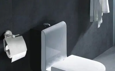 Plaats ophangen van een toiletrolhouder